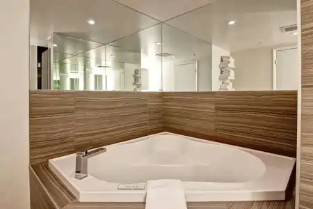 Hampton Inn & Suites by Hilton Calgary-Airport - 51