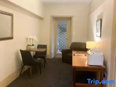 The Macquarie - 125
