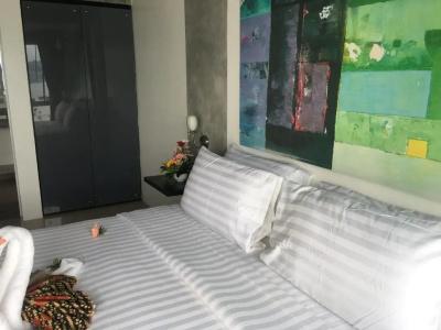 The Front and Apartment - 163
