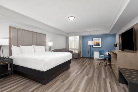 La Quinta Inn & Suites by Wyndham Dallas I-35 Walnut Hill Ln - 31