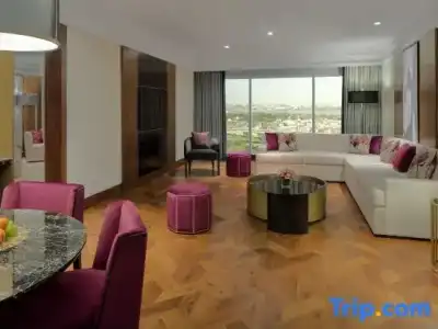 Grand Hyatt - 64