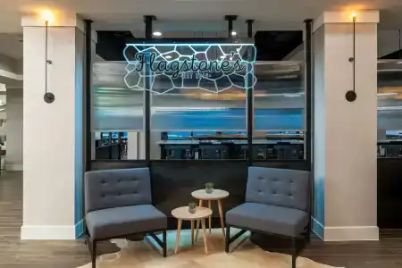 DoubleTree by Hilton Denver Cherry Creek - 33