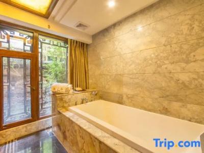 Lijiang Courier Inn - 102