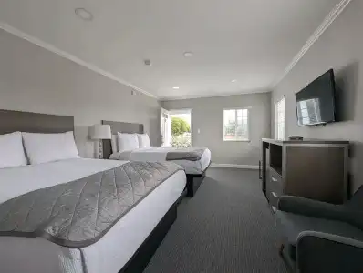 Ocean Park Inn - 64