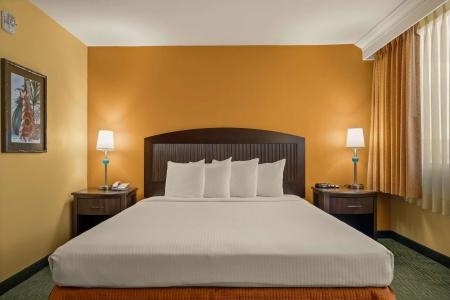 Airport Honolulu, Trademark Collection by Wyndham - 2