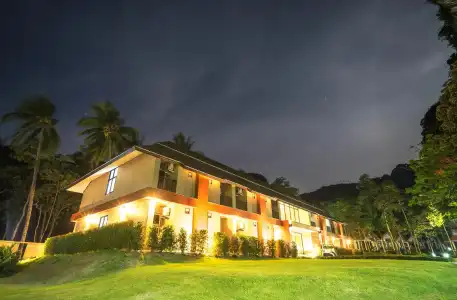 Tonsai Bay Resort - 16