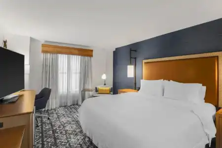 Hampton Inn & Suites Austin Downtown - 64