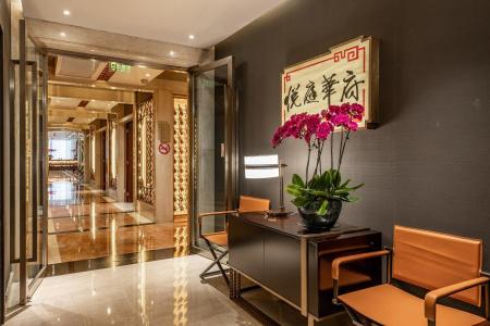 Crowne Plaza Shanghai by IHG - 13