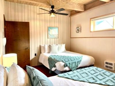 Breakers Boutique Inn - 41