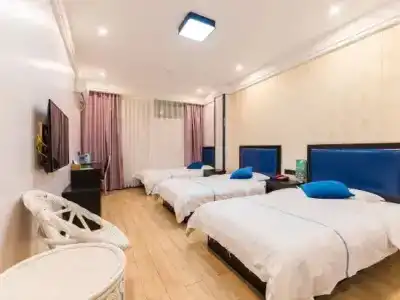 Longchen Holiday Inn (Shanghai Ruijin Hospital Yongjia Road Branch) - 2
