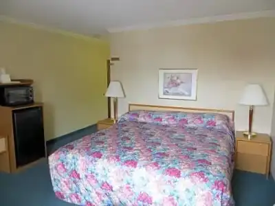 Homestyle Inn & Suites - 30