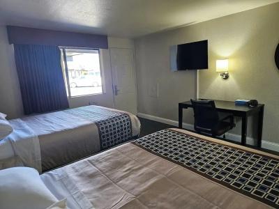 Canyon Inn Motel - 4
