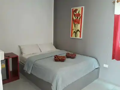 Hugs Guesthouse - 2