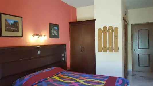 Spanias - 69