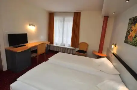 HOP Apartments & Suites - 1