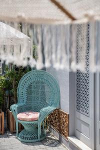 Nyx Chic Manor - 6