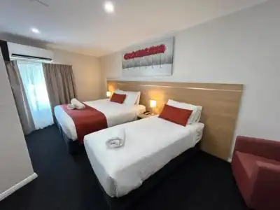 Adelaide Royal Coach - 21