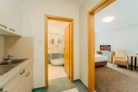 COLORFACTORY SPA - Czech Leadings - 10