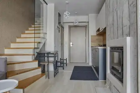 BOUTIQUE Entry E - 29