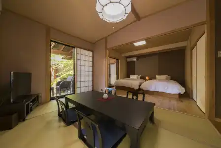 Yufuin Rakuyu - 2