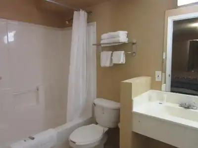 The Crossroads & Suites - 26