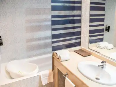 ibis Styles A Coruña - 8