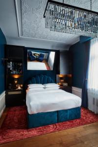 Provocateur Berlin, a Member of Designs - 66