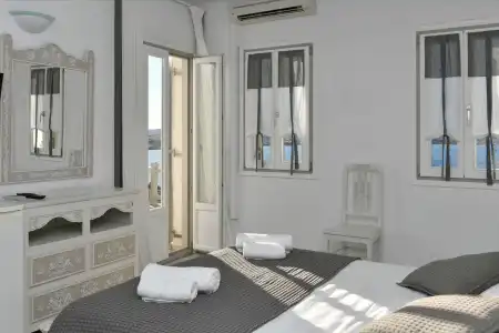 Parian Lithos Residence - 34