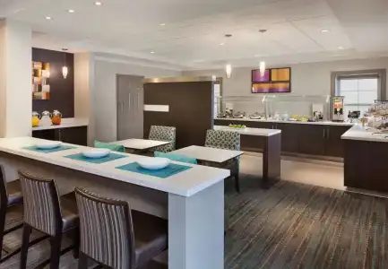 Cambridge Suites Mississauga - 4