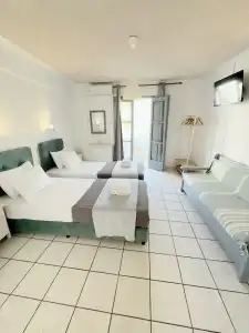 Zacharakis Studios - 122