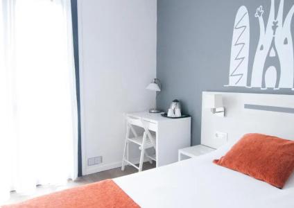 Hostal Live Barcelona - 58