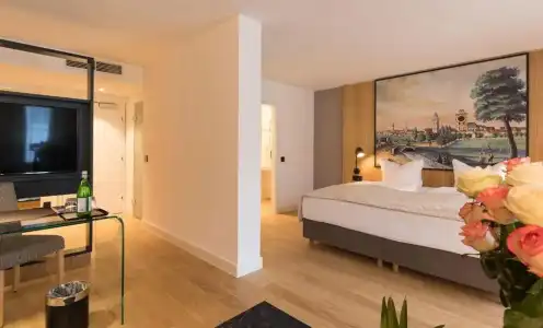 Bayerischer Hof - 99