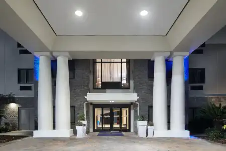 Holiday Inn Express Pensacola West - Navy Base by IHG - 27