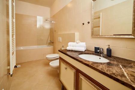 Three Golden Crowns Apartments - 45