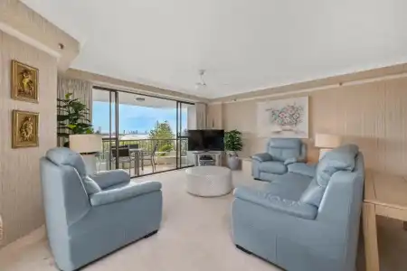 Gemini Court Holiday Apartments - 320