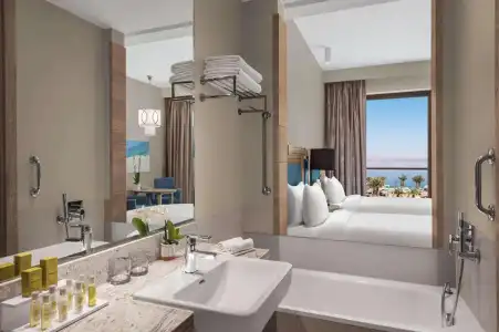 Hilton Dead Sea Resort & Spa - 7