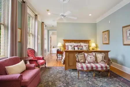 Maison Perrier Bed & Breakfast - 16