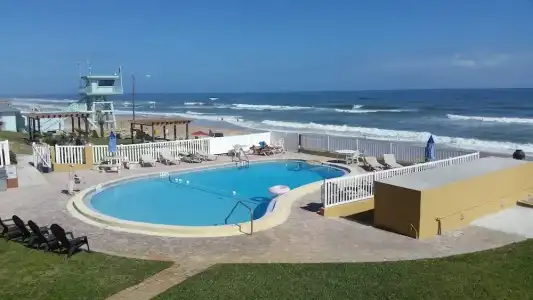 Driftwood Beach Motel - 12