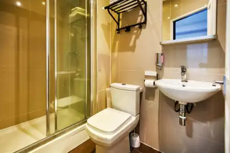 Huttons, Victoria London - 19
