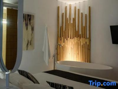 Muses Cycladic Suites - 215