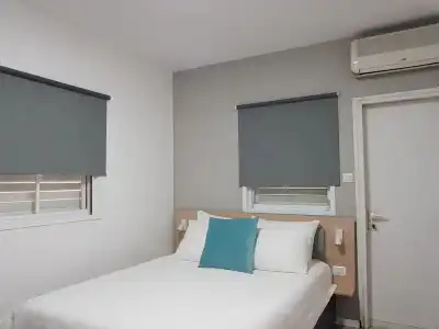 Airport Guest House - 1