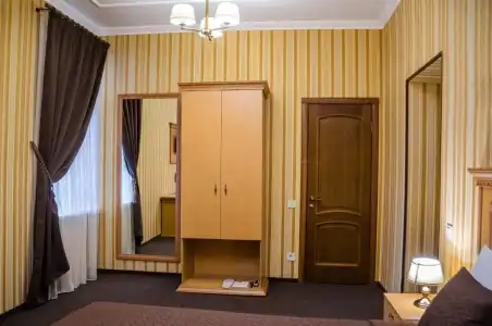 Dvoryanskiy - 37
