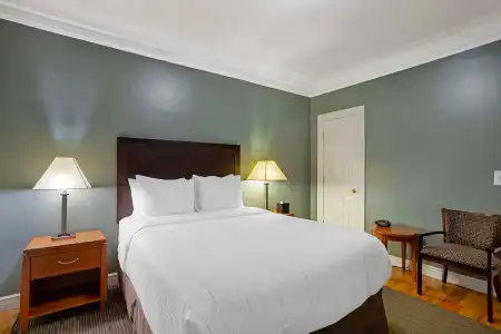 Best Western Plus Hospitality House - 3