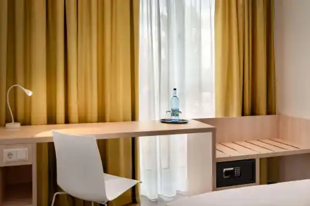 Super 8 by Wyndham Augsburg - 6