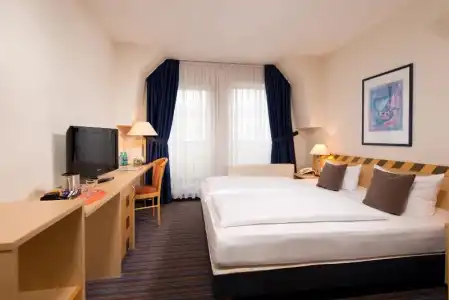 ACHAT Dresden Elbufer - 42