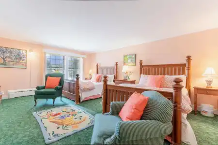 Wilburton Inn - 230