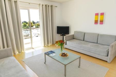 Marina Club I - 211