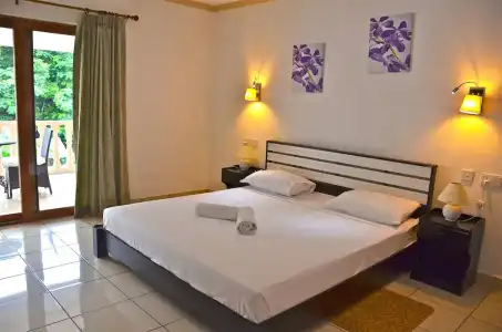 FOREST LODGE GUEST HOUSE - 42
