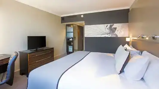 Crowne Plaza Glasgow by IHG - 85