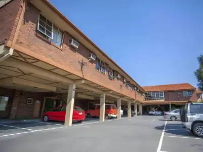 St Georges Motor Inn - 0